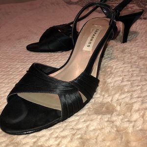 ✨🖤Holiday shoes. Caparro, Black satin, worn once